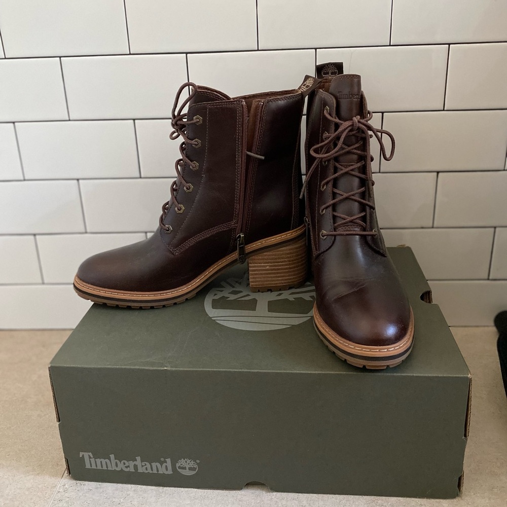 NEW Timberland waterproof boots size 8